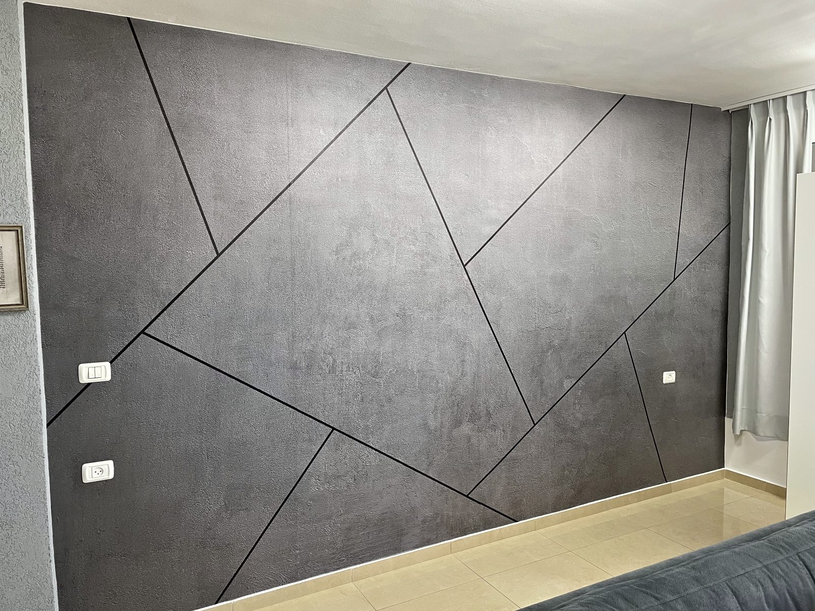 חיפוי קיר בהתאמה אישית בבת ים – עבודה של Frenkel Walls