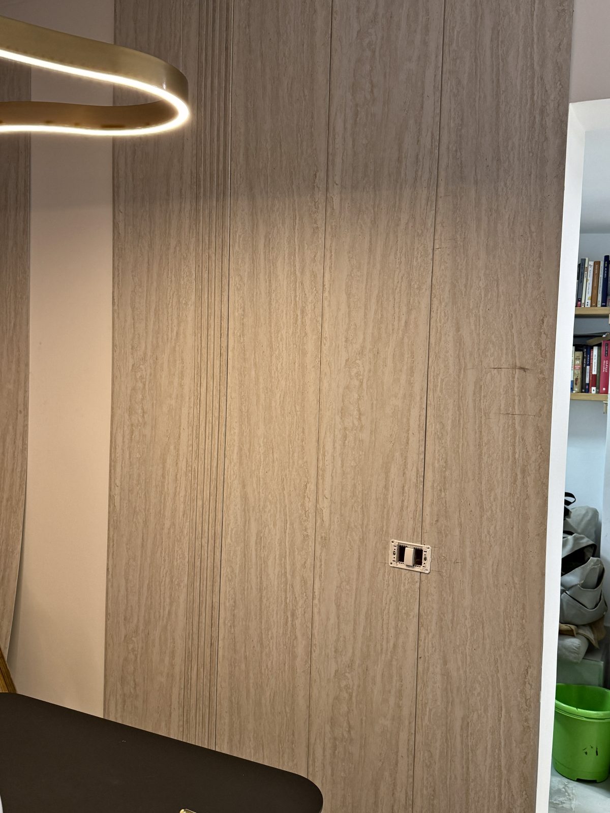 חיפוי קיר בהרצליה – עבודה של Frenkel Walls