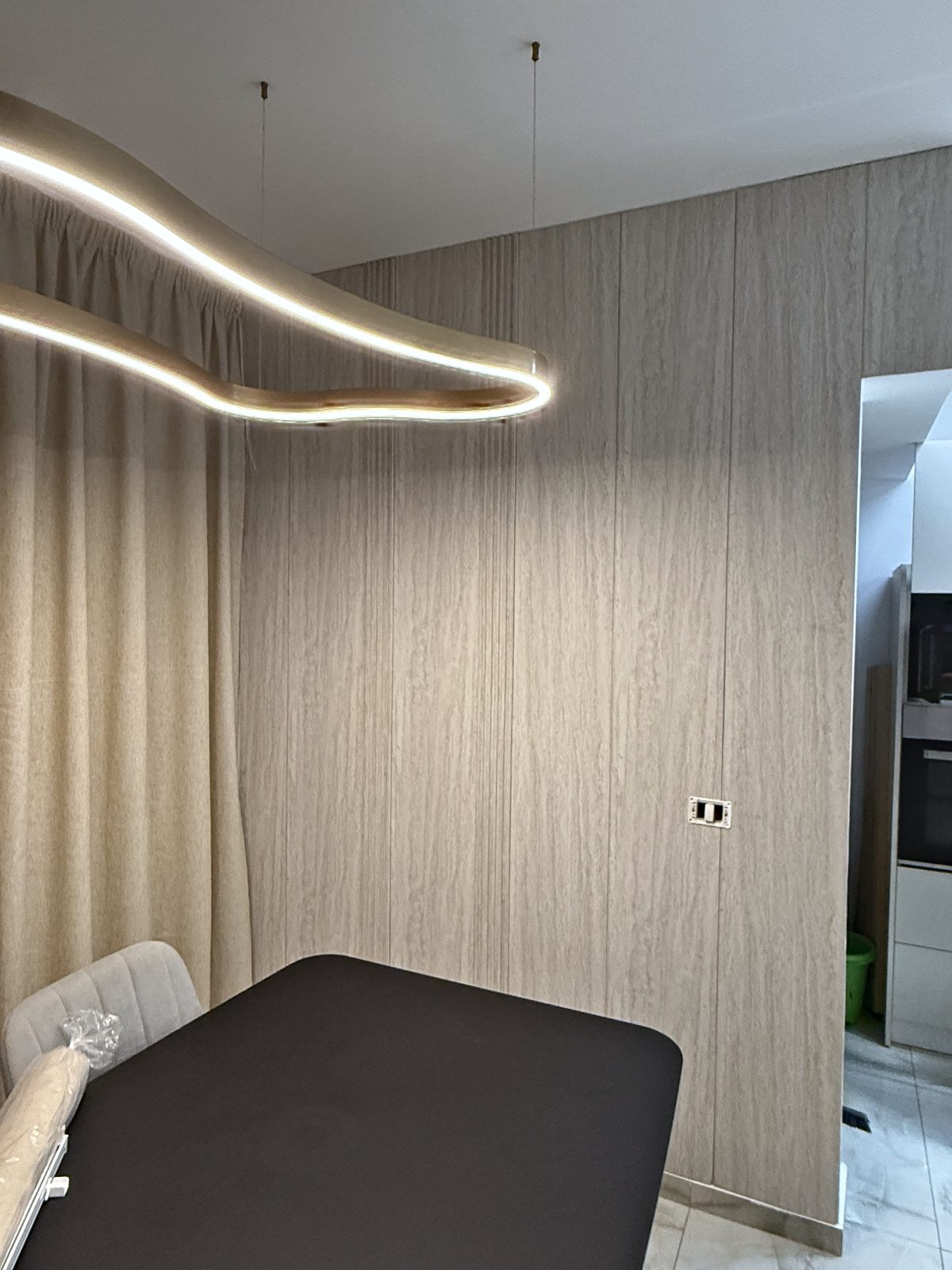 חיפוי קיר בהרצליה – עבודה של Frenkel Walls