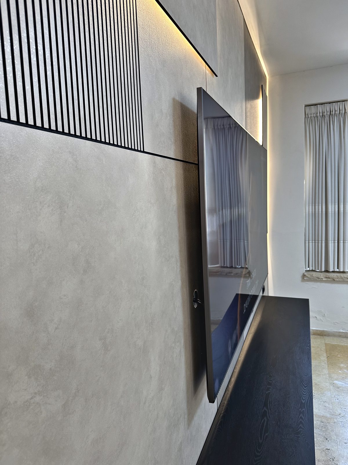 חיפוי קיר בהתאמה אישית במודיעין – עבודה של Frenkel Walls