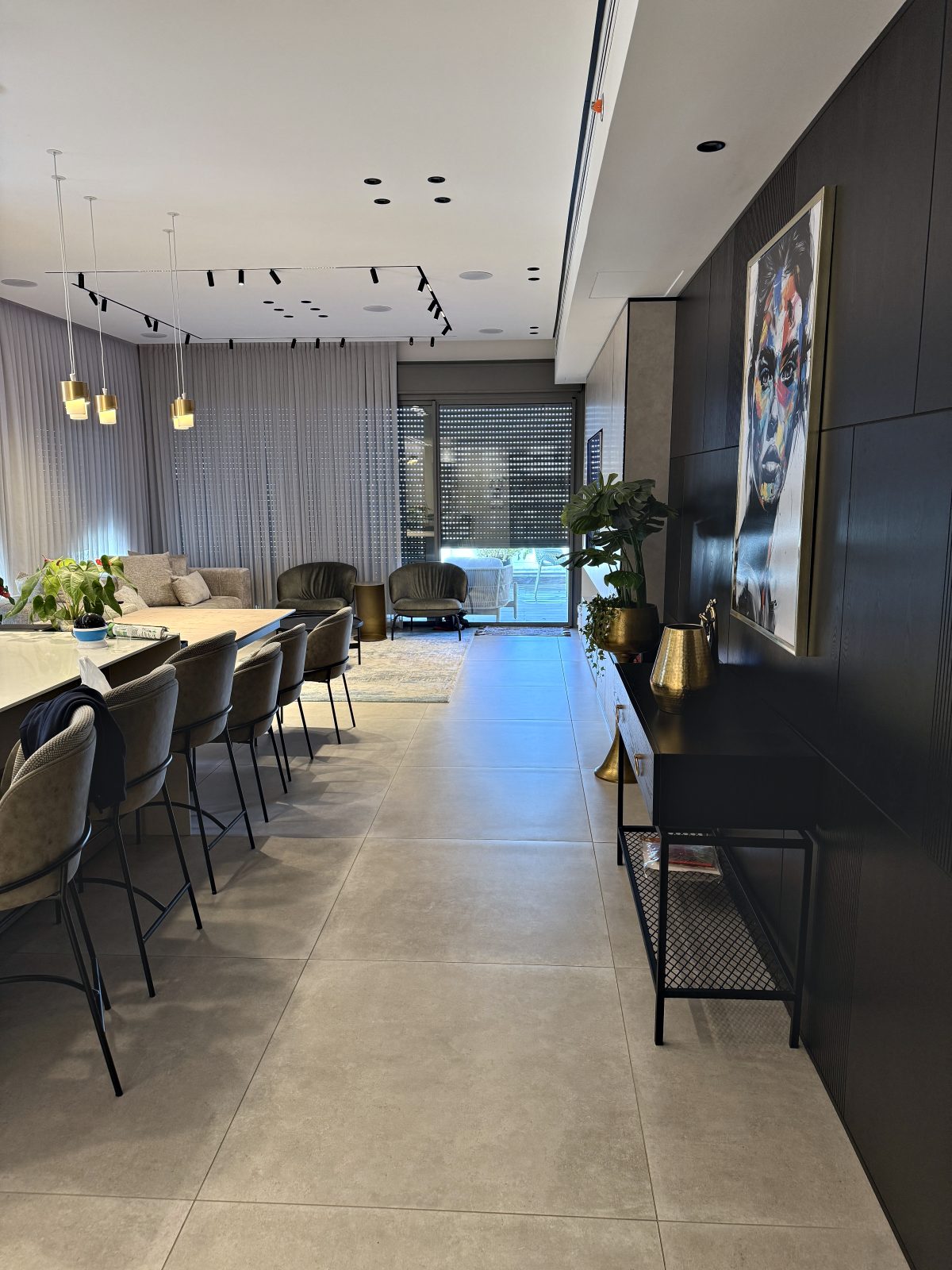 חיפוי קיר בהתאמה אישית באור יהודה – עבודה של Frenkel Walls