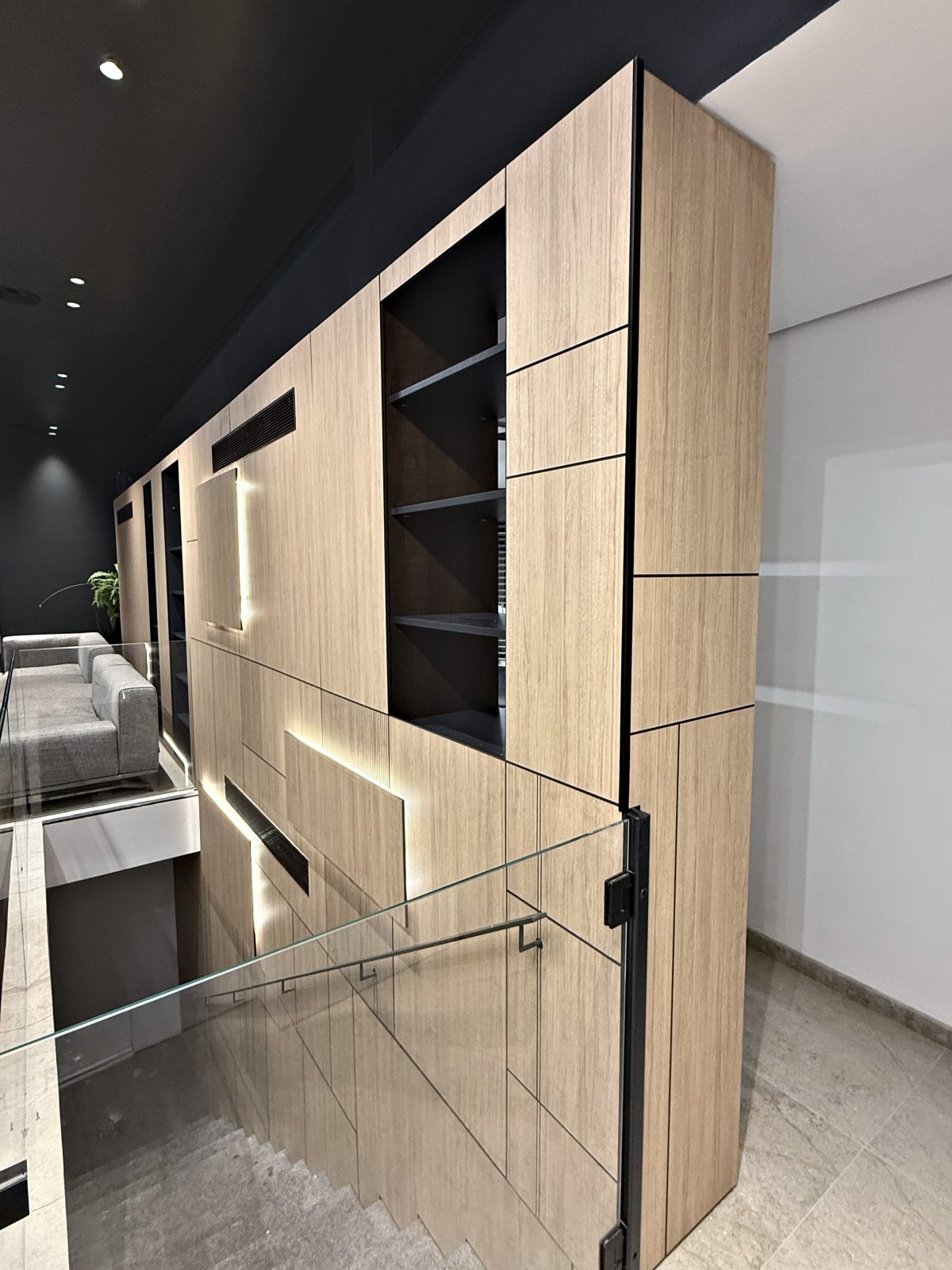 ארונות בהתאמה אישית ברעננה – עבודה של Frenkel Walls