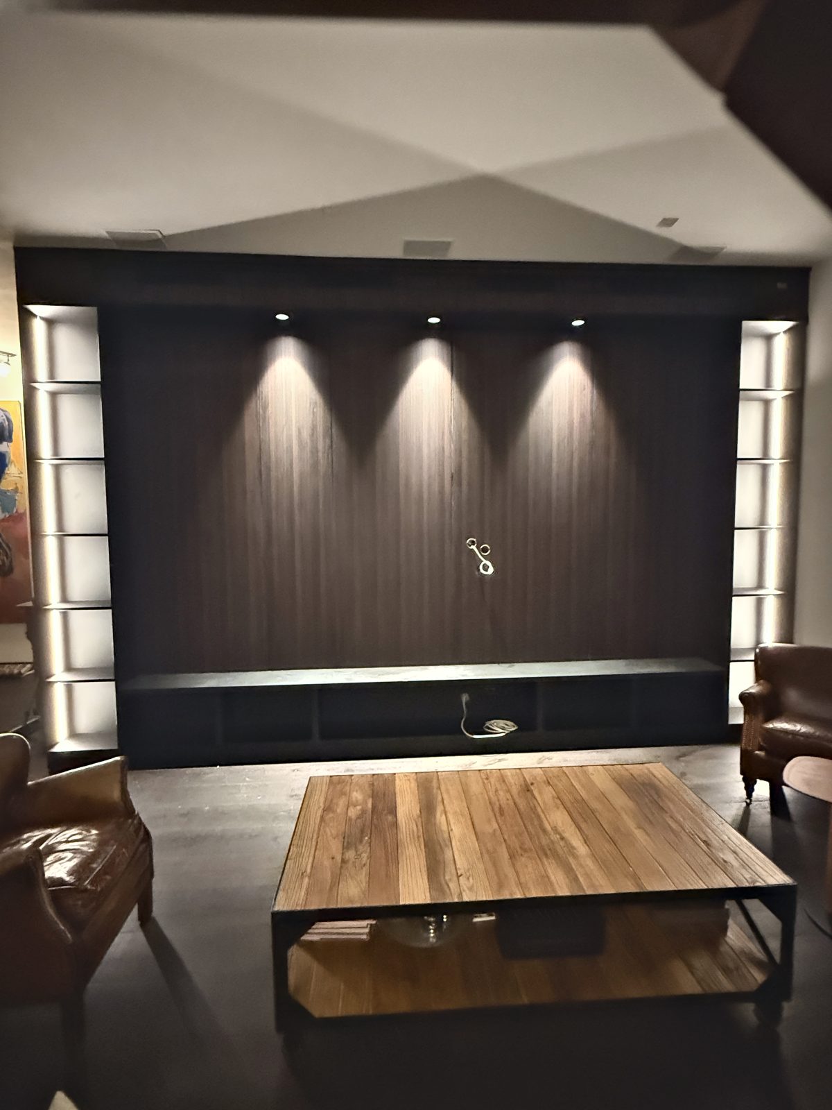 חיפוי קיר בהתאמה אישית ברמת השרון – עבודה של Frenkel Walls