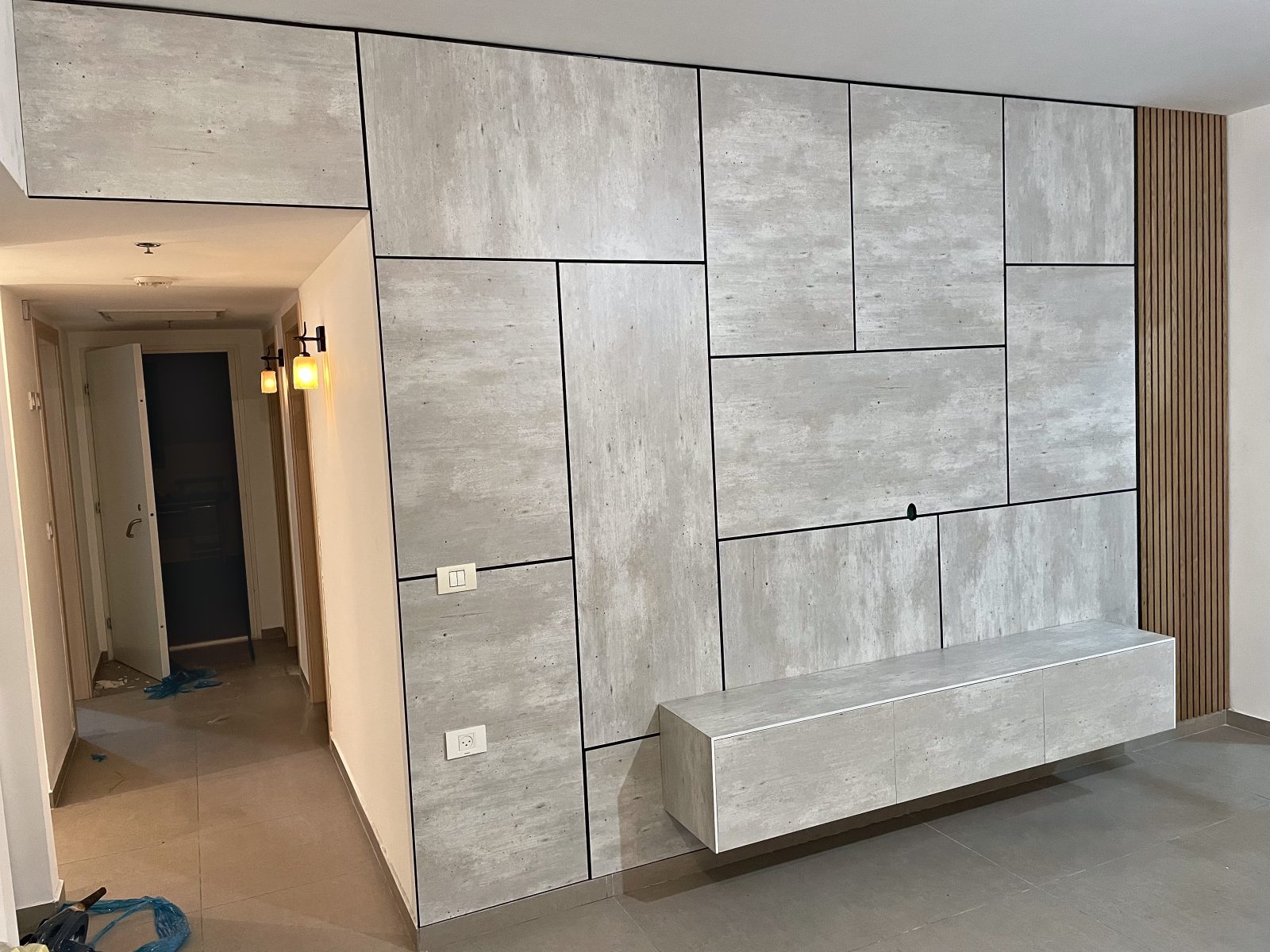 חיפוי קיר בהתאמה אישית ברחובות – עבודה של Frenkel Walls